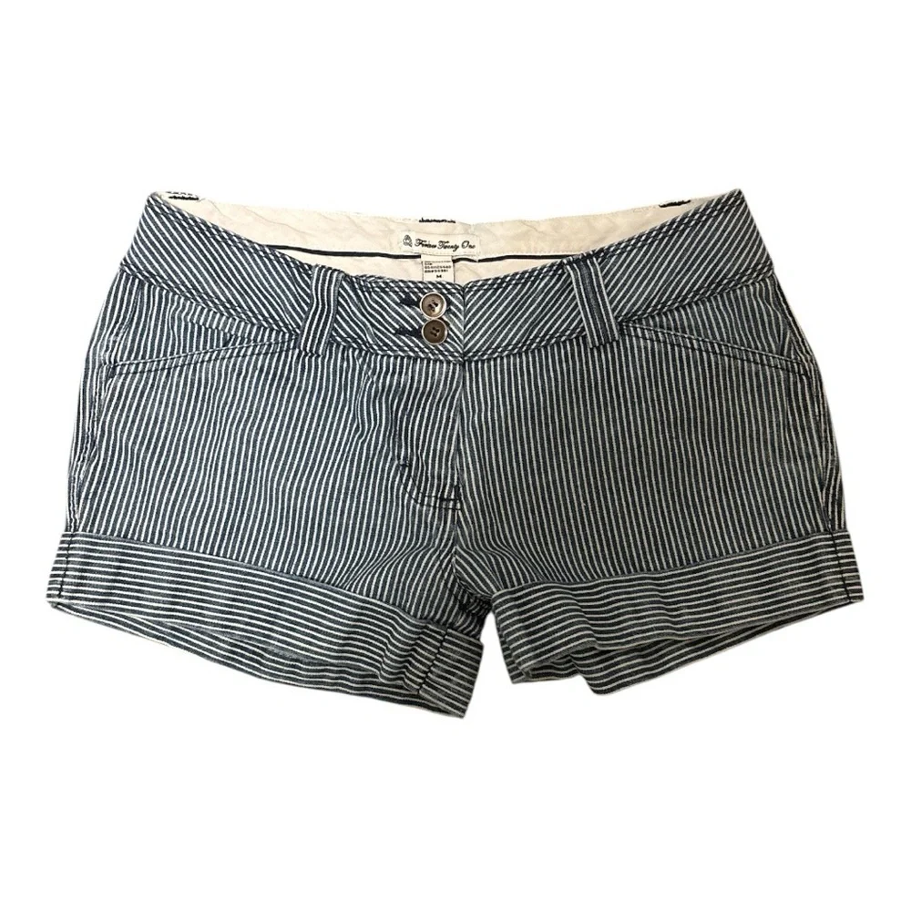 Nautical Women's Striped Blue and White Denim Shorts Size Medium - Picture 1 of 3